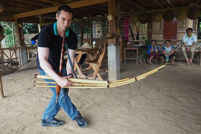 Evening Bamboo weaving & Cooking classes join-in - Weaving a small bamboo souvenir