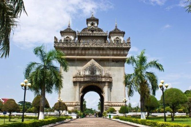 Guided Vientiane City and Buddha Park Full-Day Tour - Wat Sisaket and its thousands of small Buddhas