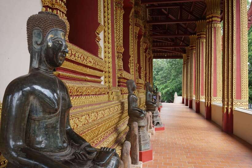 Half Day Exploring the Charms of Vientiane and hotel pickup - Patuxay, Vientiane’s grand photo stop