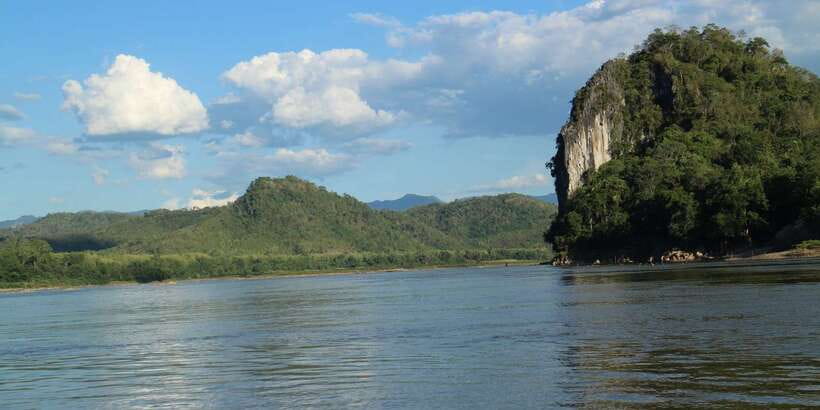 Half Day Mekong Cruise to Pak Ou Caves (Morning / Afternoon) - Guides, group size, and the human side of the tour