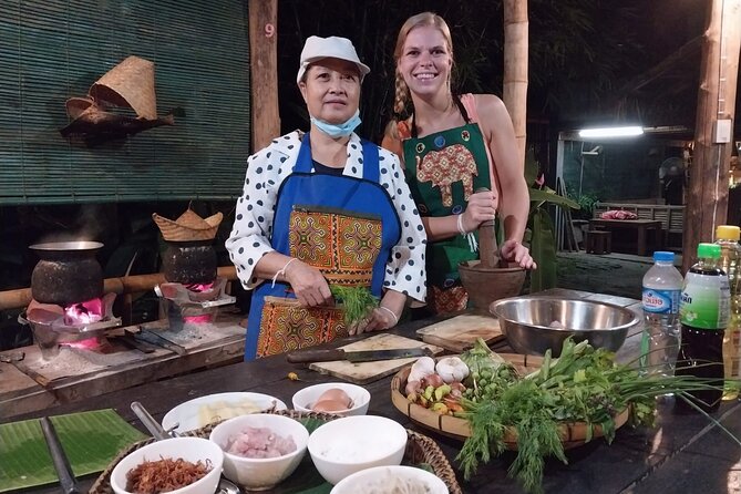 Home-cooked dinner & Baci ceremony with Villagers in Ban Nasang - Choosing ingredients at the fresh food market