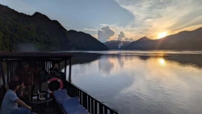 Afternoon Kuang Si Waterfalls & Sunset Cruise