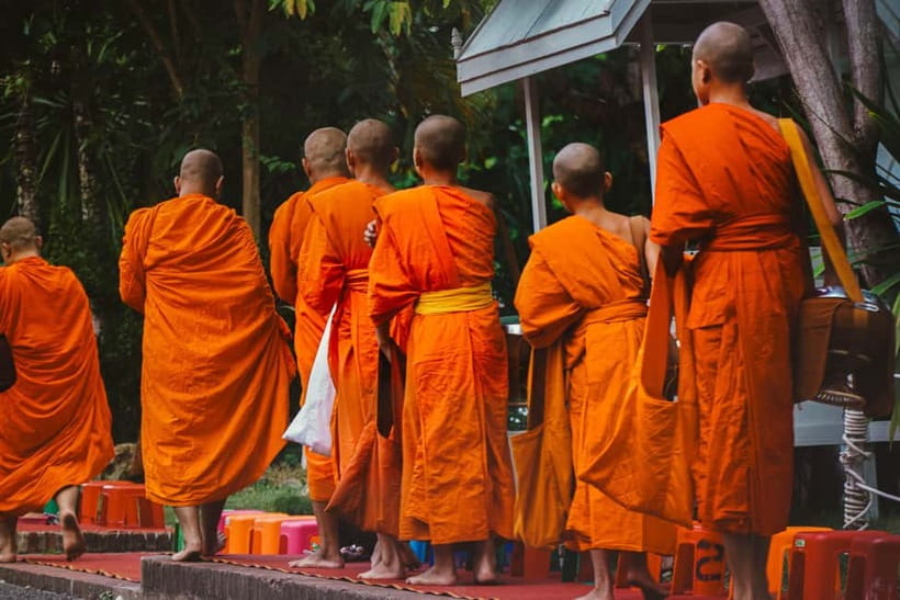 Luang Prabang: Almsgiving Ceremony Offering - Starting near L’Elephant and finding the meeting point