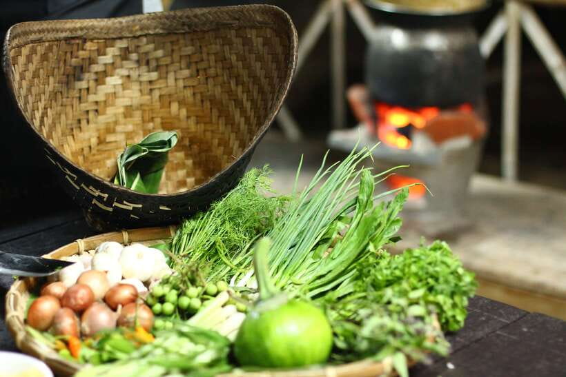 Luang Prabang: Bamboo Experience & Kuang Si Falls Tour - Making a small bamboo mat