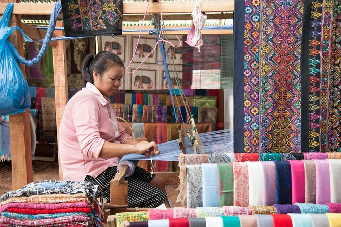 Luang Prabang: Cruise to Pak Ou Caves & Kuang Si Waterfalls - The short Hmong cultural center visit