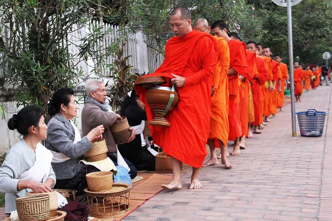 Luang Prabang Early Morning Alms Giving and Wet Market - Who will like this early start