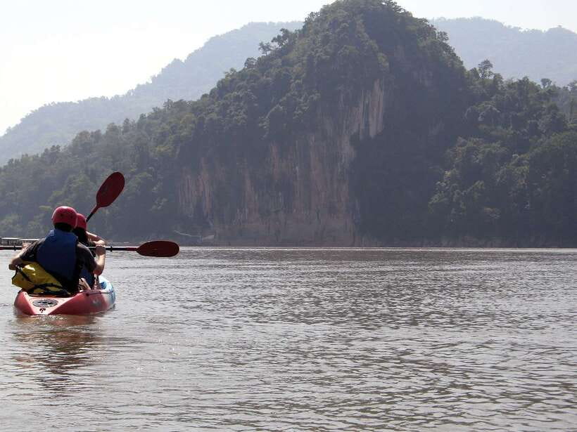 Luang Prabang: Kayak Tour to Pak Ou Caves - Entering the Two Pak Ou Caves