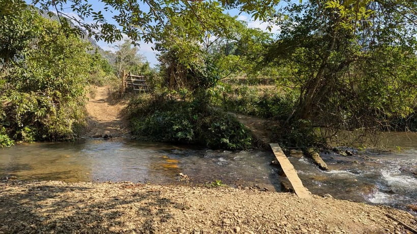 Luang Prabang to Nong Khiaw: River Cruise, Hike & Waterfall - A Lao lunch while the river moves