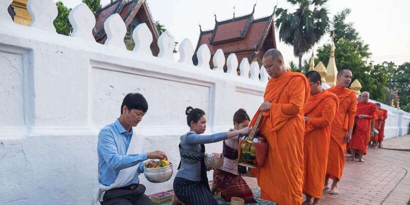 Luang Prabang: UNESCO World Heritage City Highlights Tour - Choosing between Kuang Si Falls and the cultural route