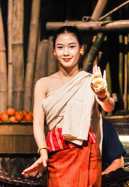 Luangprabang: Dinner with Lao Traditional Dance Performance - A short evening at Jungala Lounge Bar