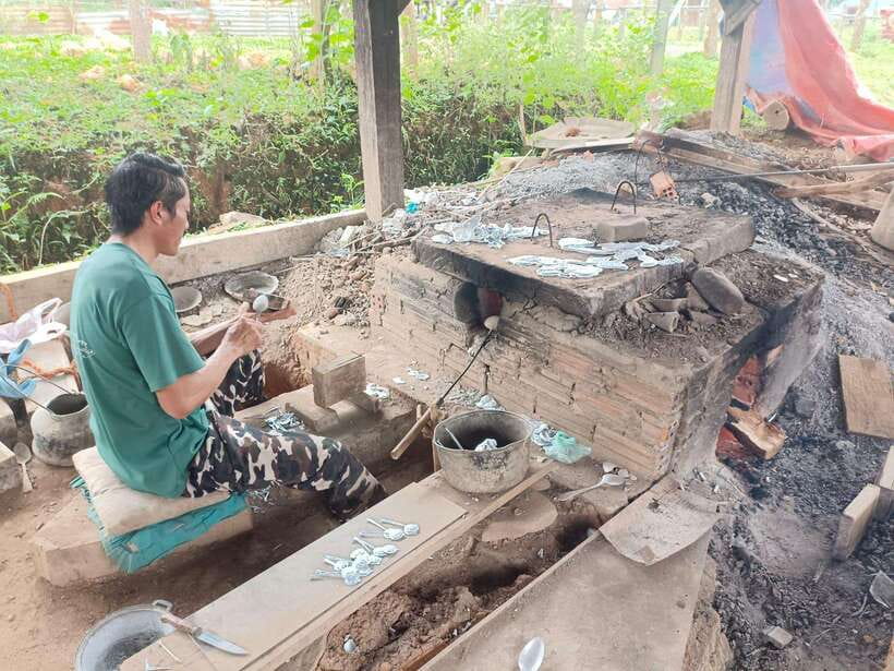 Plain of jars share group tour - Weather, shoes, and practical preparation