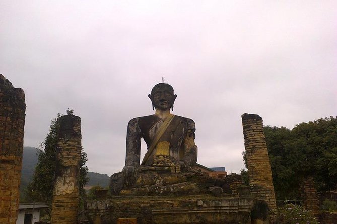 Plain of jars tour with local guide - Lunch near Lak Khao before Site 2
