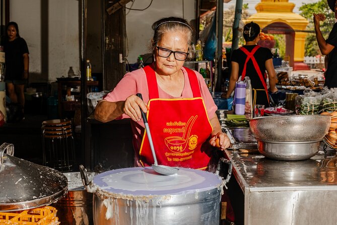 Prabang Plates Food Tour with 15+ Tastings - The first hour: old-city food with a local guide