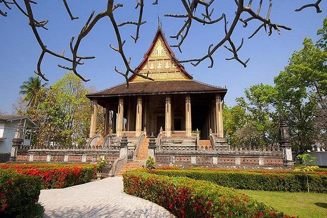 Private Tour: Vientiane City Tour Full Day with Buddha Park - Wat Si Saket and its rows of Buddha images