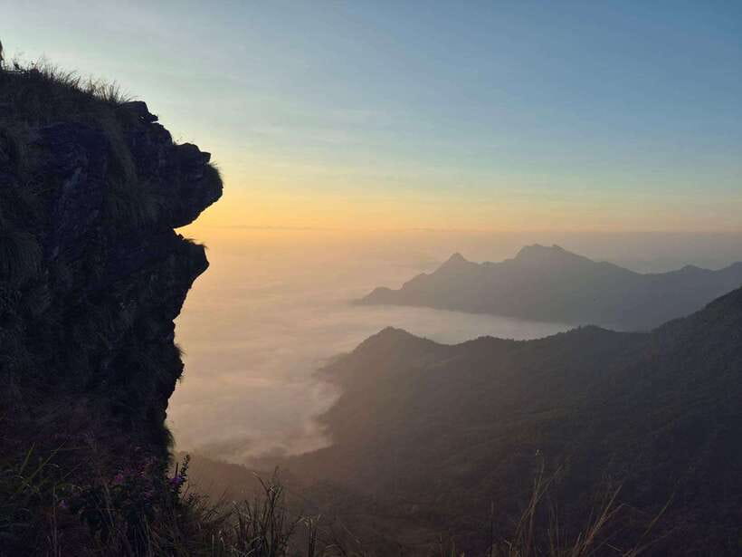 Transfer : wonder full Sunrise and landscape at Phu Chifa - The 3:00am pickup from Chiang Rai