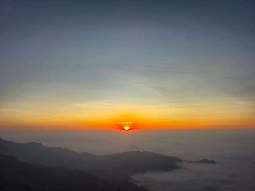 Transfer : wonder full Sunrise and landscape at Phu Chifa - The 10 to 15 minute climb to the viewpoint
