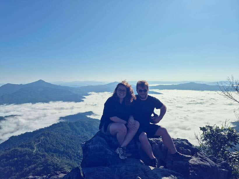 Transfer : wonder full Sunrise and landscape at Phu Chifa - The sunrise above the fog