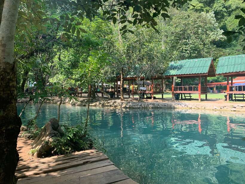 Vang Vieng: Blue Lagoon and Countryside Bike Tour with Lunch - What the guide adds to the experience