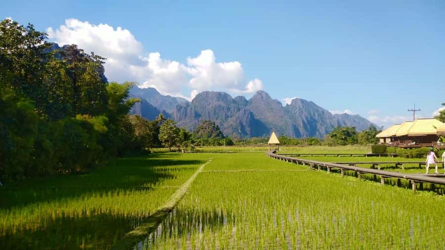 Vang Vieng: Climbing & Ballon (Departure from Vientiane) - A Quiet Stop at That Temple
