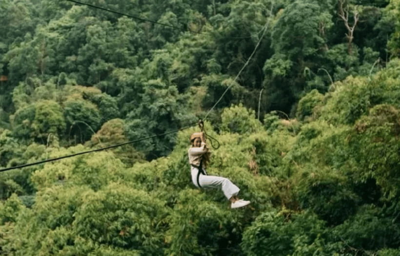 Vang Vieng: Kayaking&Zipline&Water Cave&Tham Chang tour - Walking, swimming, and seeing Tham Chang