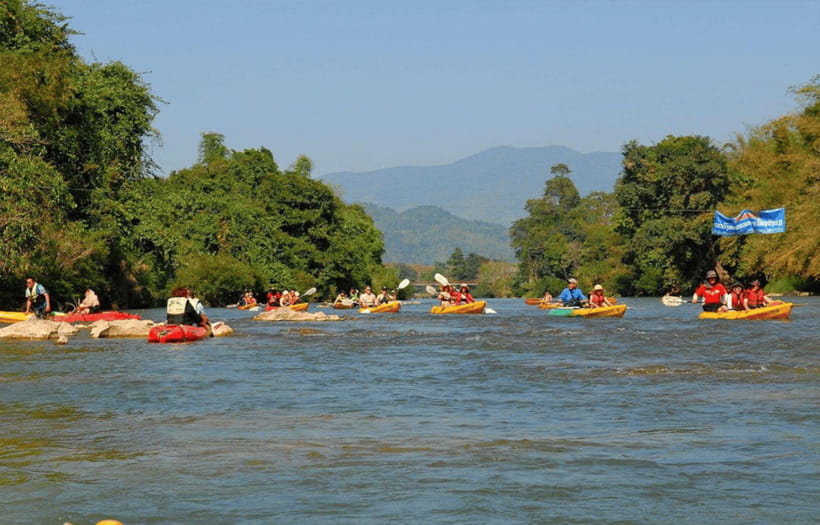 Vang Vieng: Kayaking&Zipline&Water Cave&Tham Chang tour - Lunch with a local specialty