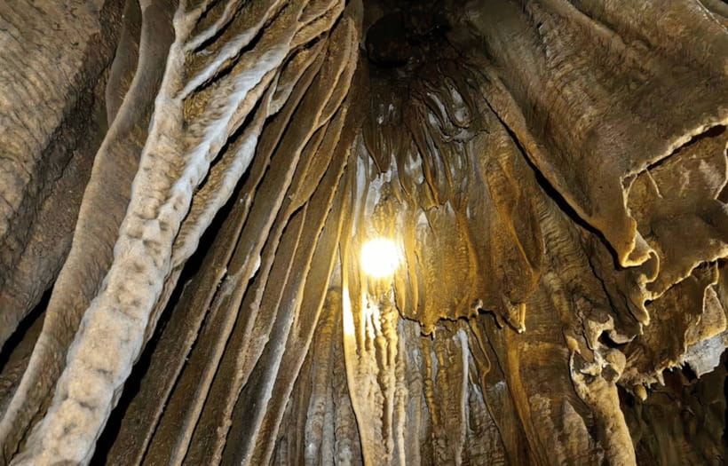 Vang Vieng: Kayaking&Zipline&Water Cave&Tham Chang tour - Getting there by tuk-tuk from central Vang Vieng
