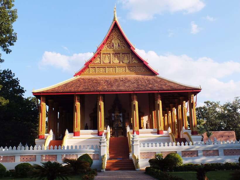 Vientiane City Highlights Tour with Buddha Park & Lunch - Wat Si Saket and its thousands of small Buddha images
