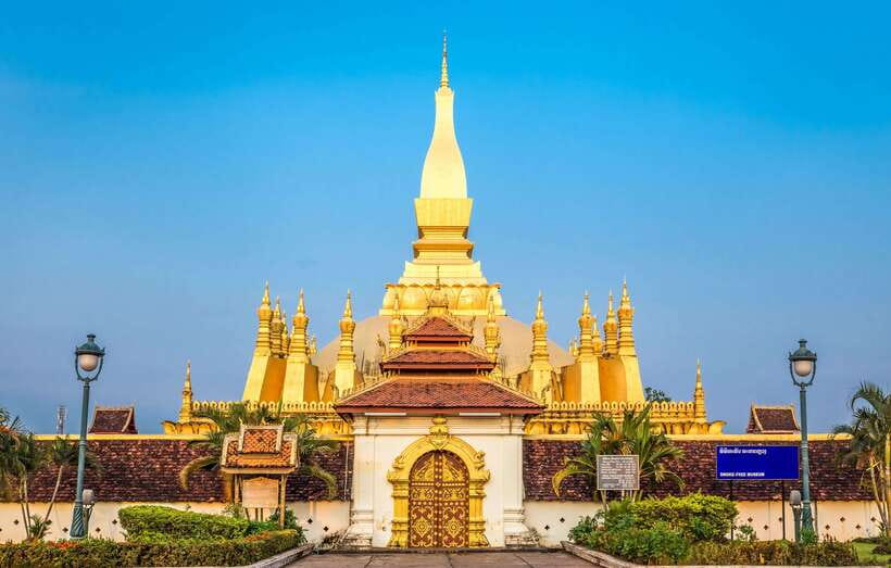 Vientiane City Highlights Tour with Buddha Park & Lunch - Patuxai gives you Vientiane from above
