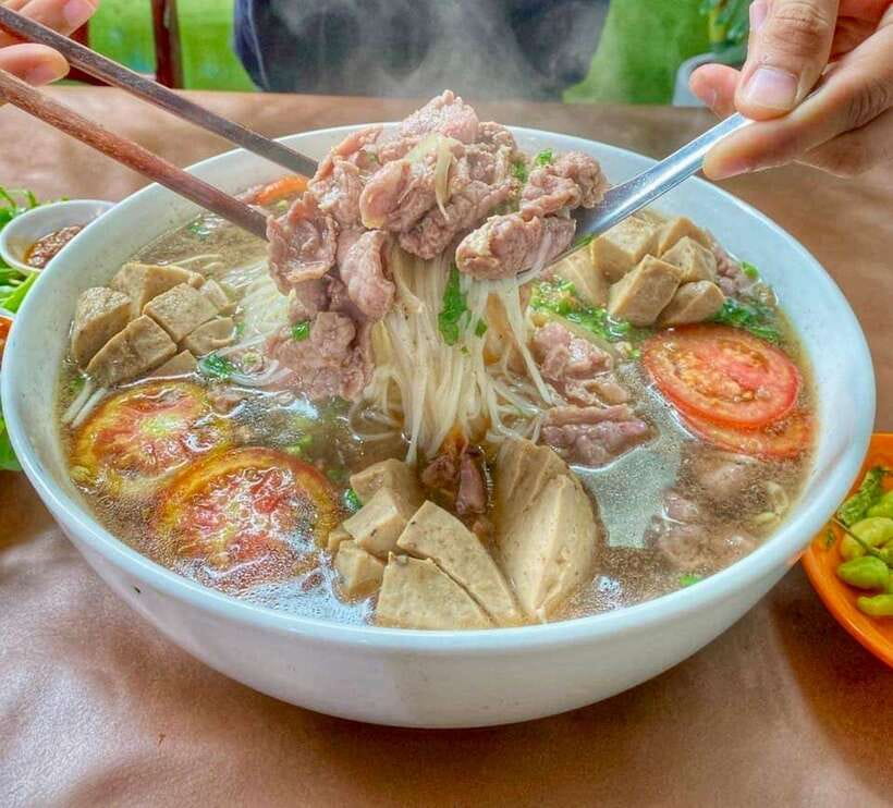 Vientiane classic Food tour ( Included Food ) - Pho J la and the second breakfast stop