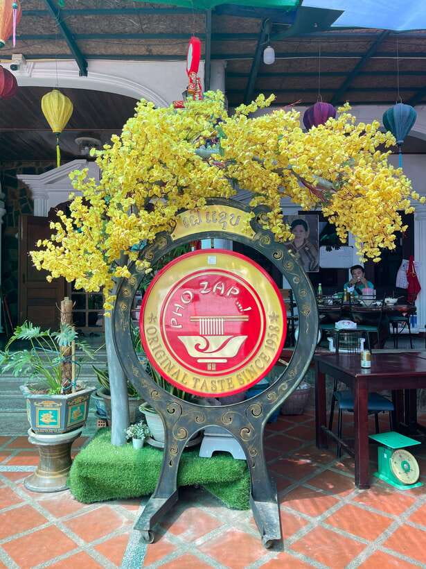 Vientiane: Cultural Tour with Buddha Park and Patuxay - Lunch at PhoZap is practical, not included