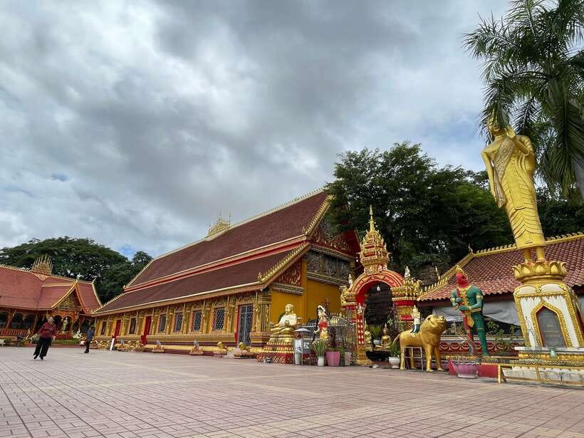 Vientiane: Cultural Tour with Buddha Park and Patuxay - Patuxay gives the day a broad city view