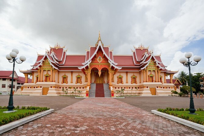 Vientiane Half-Day City Tour - What the guide and group size mean