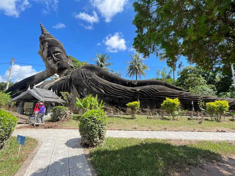 Vientiane: Half-Day City Tour with Patuxai and Buddha Park - Should you book it?