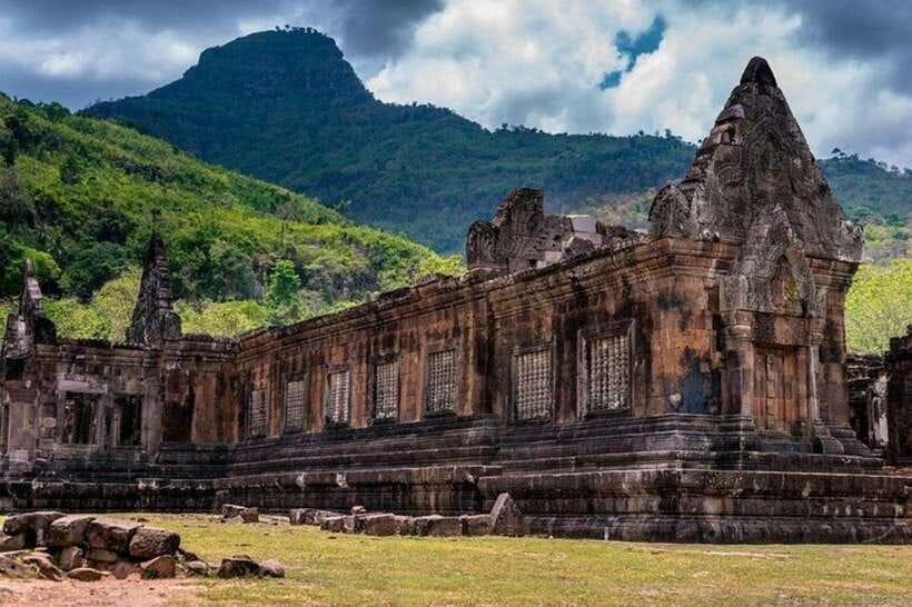 Vientiane : Private Custom Tour with a Local Guide - The guide’s role and communication