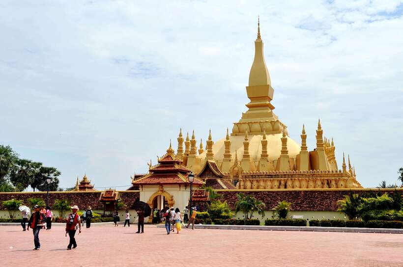Vientiane: Private Full-day Must-See Sights & Sunset Tour - Wat Sisaket and its wall of Buddha images