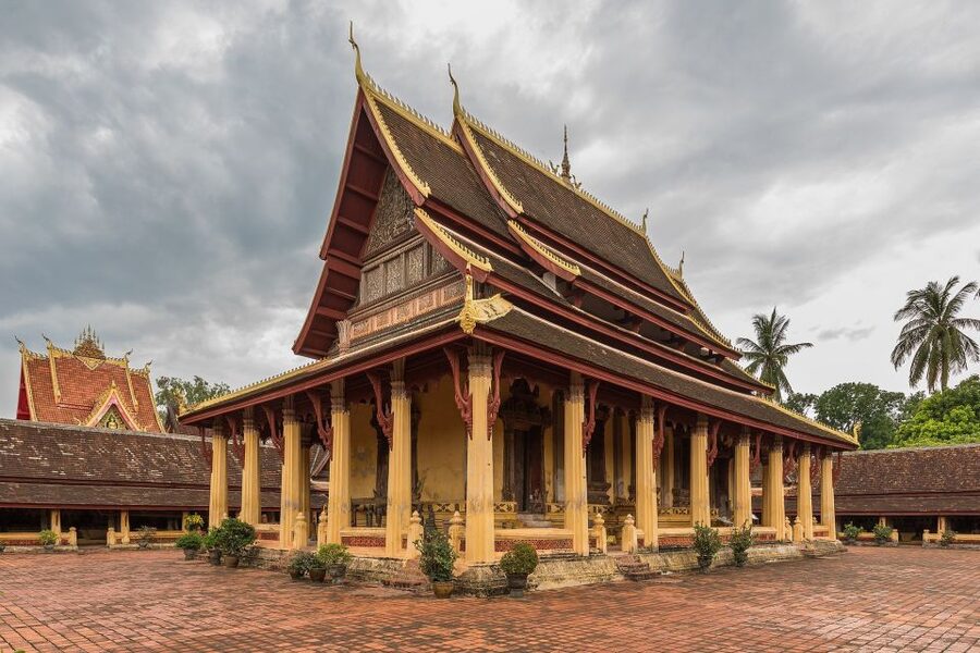 Vientiane: Private Full-Day Tour with Buddha Park and Lunch - That Luang closes the day with Laos’s national symbol
