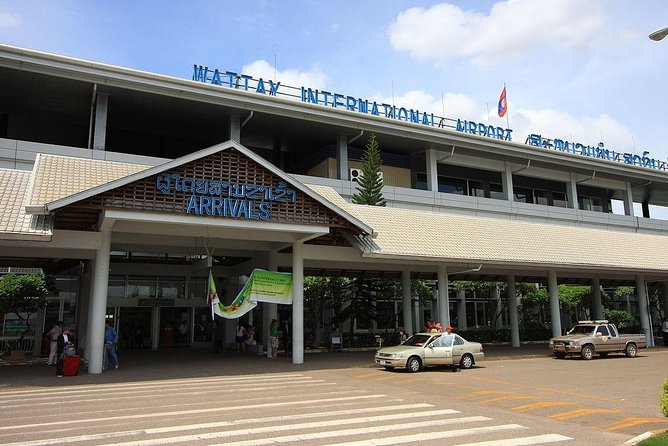 Vientiane Private Transfer: Wattay Airport -Hotel-Railway Station - The ride into Vientiane city center