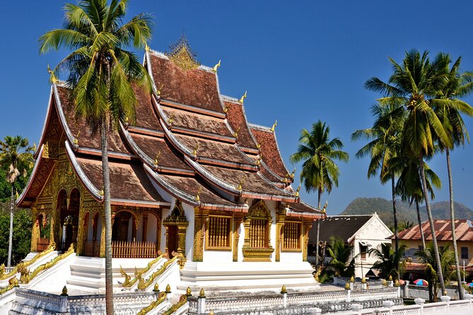 Vientiane Private Walking Tour With A Guide (Private Tour) - Reading Laos at Patuxai